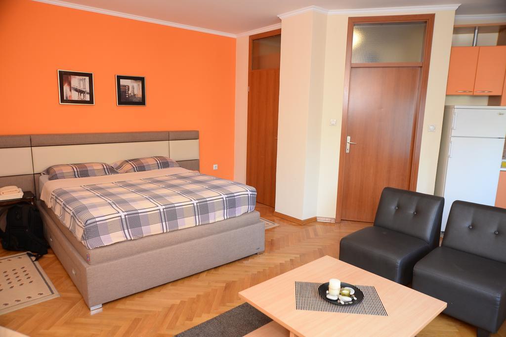 Exclusive Central Apartments Skopje Esterno foto