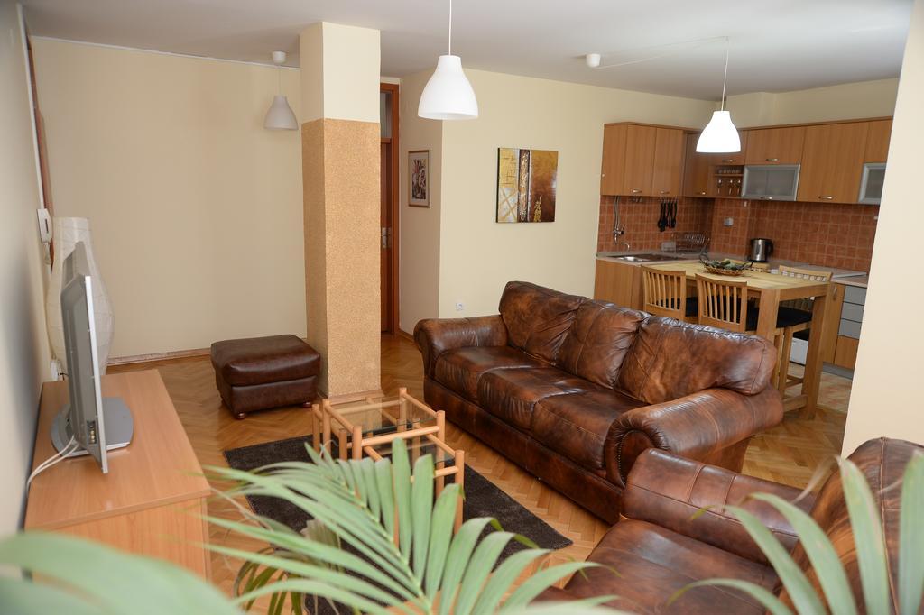 Exclusive Central Apartments Skopje Esterno foto