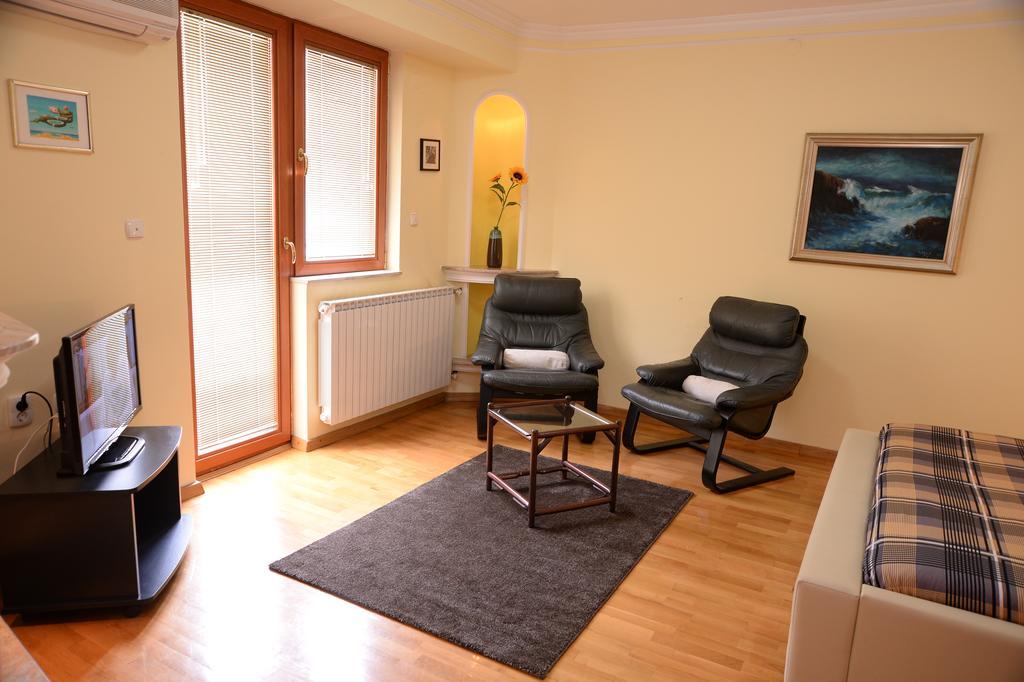 Exclusive Central Apartments Skopje Esterno foto