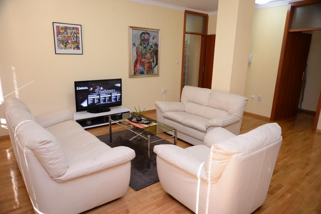 Exclusive Central Apartments Skopje Esterno foto