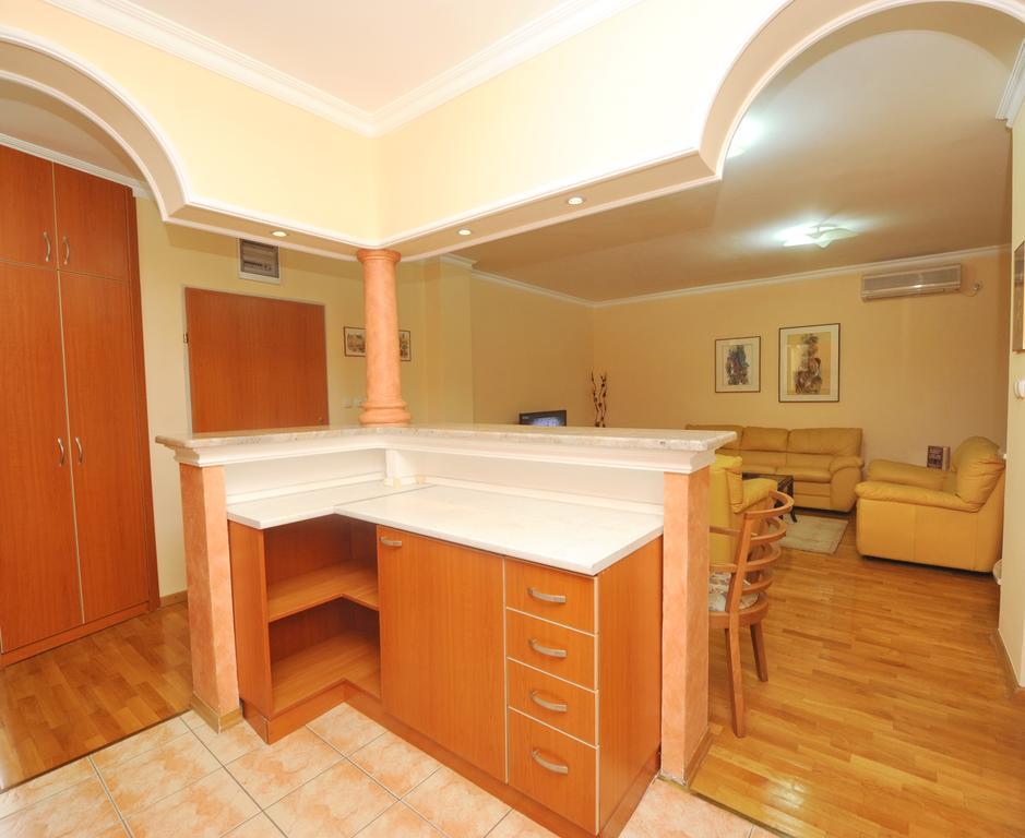 Exclusive Central Apartments Skopje Esterno foto