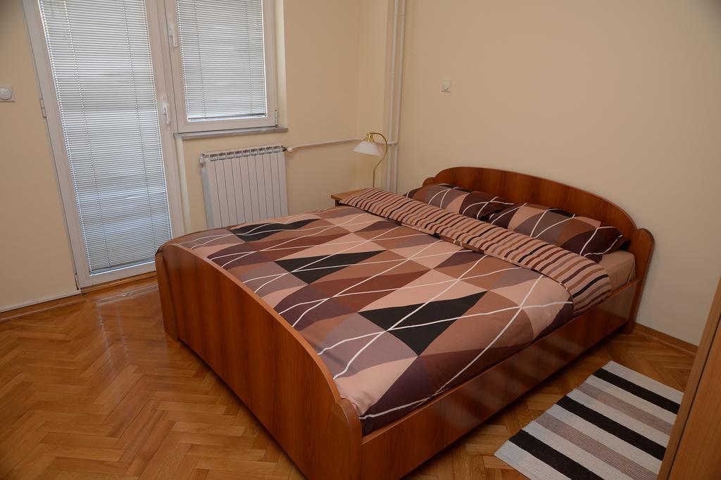 Exclusive Central Apartments Skopje Esterno foto