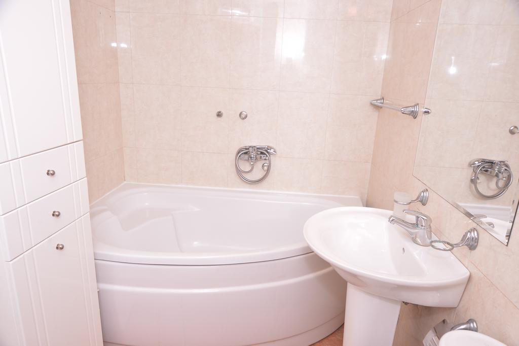 Exclusive Central Apartments Skopje Esterno foto